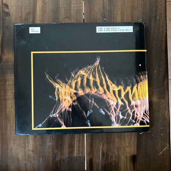 Signed - Fun and Games:Stories Science Photos Tell by Vicki Cobb - First Edition - Picture 4 of 17